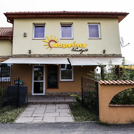 Napfeny Vendeglo Es Szallashely Guest house Hajdusamson
